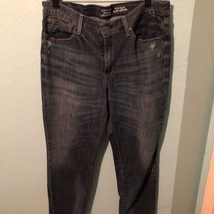 Skinny/straight leg Levi jeans